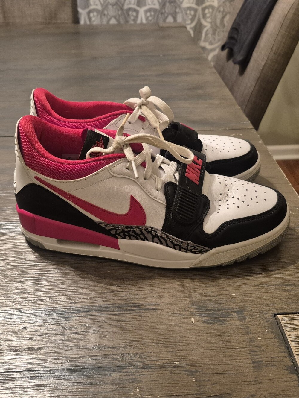Nike Air Jordan Legacy 312 Low "Black Toe / Fire Red" Sneaker - Men's Size 9